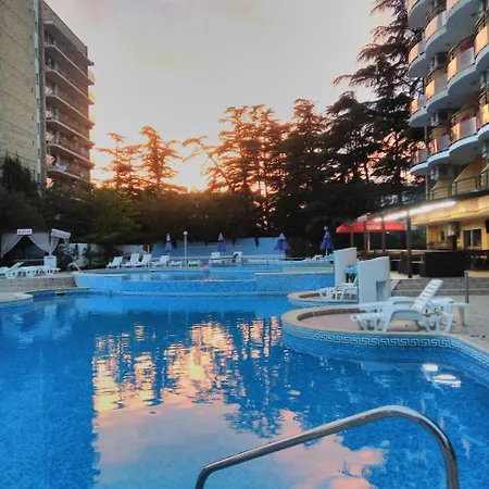 Ξενοδοχείο Yantra 3*