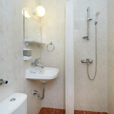 Yantra Σάνι Μπιτς