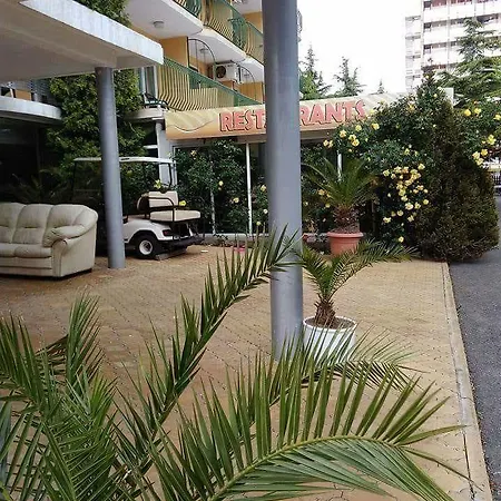 Yantra Hotel