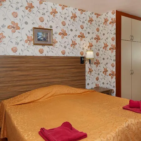 Hotel Yantra 3*